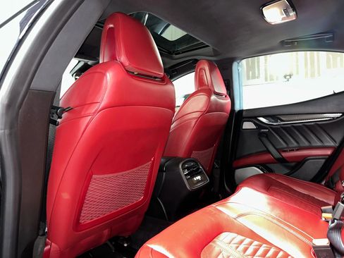 Used 2019 Maserati Ghibli GranSport image 29