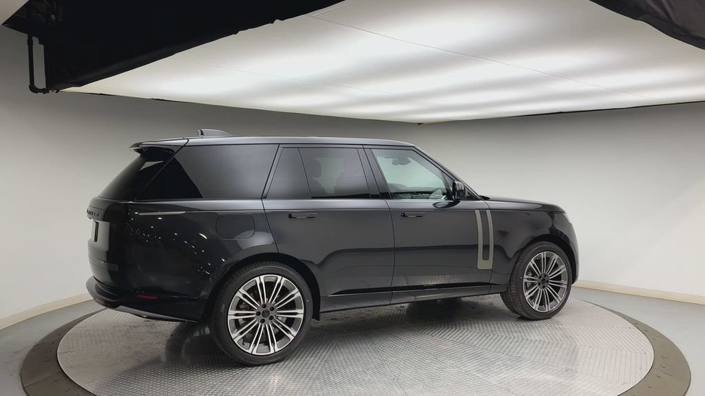 New 2026 Land Rover Range Rover SE AWD/4WD image 2