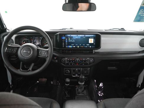 Used 2024 Jeep Gladiator Sport AWD/4WD image 16