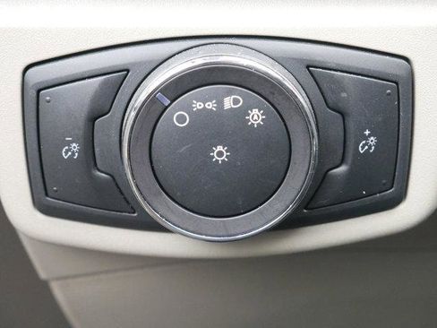 Used 2019 Ford Fusion SE image 27