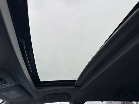 Used 2020 Toyota Sienna SE w/ SE Preferred Package image 9