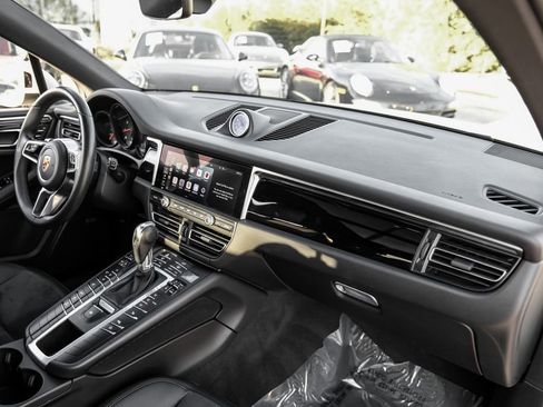 Used 2020 Porsche Macan AWD/4WD image 10