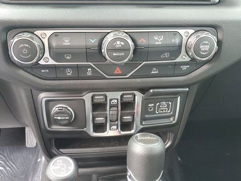 New 2026 Jeep Gladiator Sport image 25