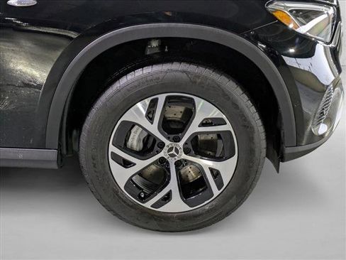 Used 2025 Mercedes-Benz GLC 350e 4MATIC image 22