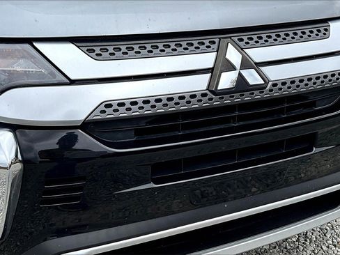 Used 2020 Mitsubishi Outlander SEL image 16