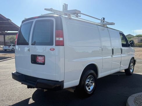 Used 2018 Chevrolet Express 2500 RWD image 5