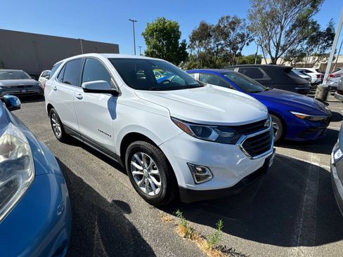Used 2018 Chevrolet Equinox LT FWD image 2