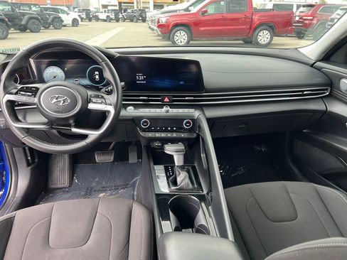 Used 2023 Hyundai Elantra SEL w/ Convenience Package FWD image 22