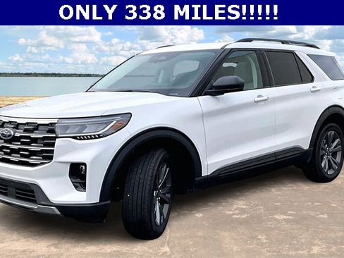Used 2026 Ford Explorer Active image 3
