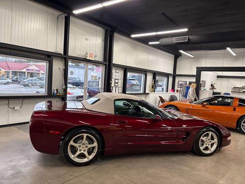 Used 2003 Chevrolet Corvette Convertible w/ Preferred Equipment Group1 image 17