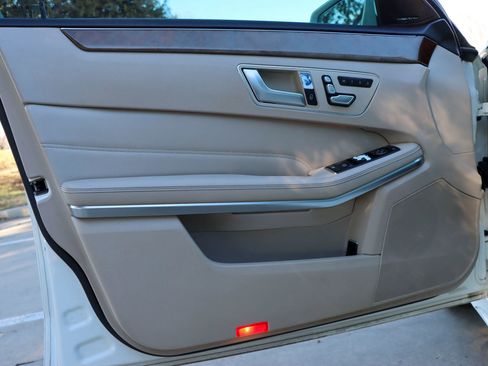 Used 2014 Mercedes-Benz E 350 Sedan image 13