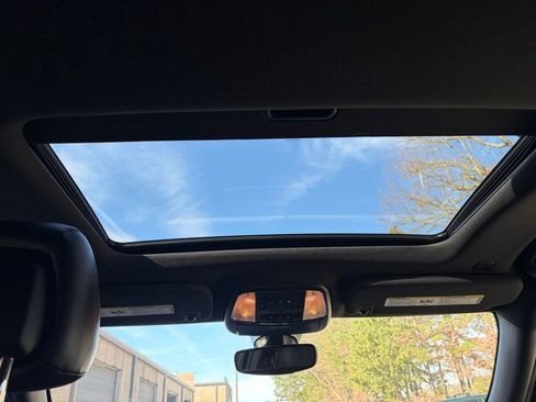 Used 2017 Jeep Grand Cherokee Limited image 35