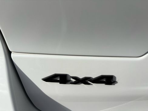 Used 2023 Jeep Grand Cherokee Limited w/ Black Appearance Package image 43