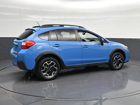 Used 2016 Subaru Crosstrek 2.0i Premium w/ Moonroof Package AWD/4WD image 3