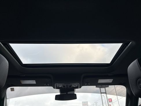 Used 2025 GMC Sierra 2500 AT4 image 20