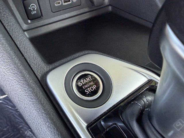 Used 2025 Nissan Sentra SV FWD image 28