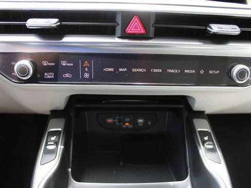 New 2025 Kia Sorento EX w/ EX Panoramic Sunroof Package image 40