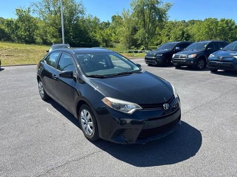 Used 2014 Toyota Corolla LE FWD image 2