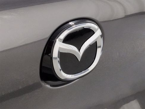 Certified 2025 MAZDA MAZDA3 Hatchback w/Premium Plus Pkg image 12