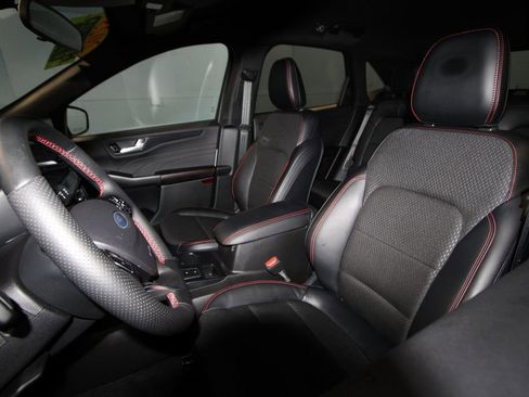 Used 2025 Ford Escape ST-Line Elite w/ Tech Pack #2 image 4