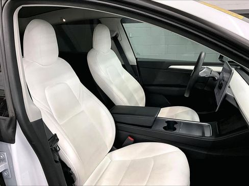 Used 2022 Tesla Model Y Performance image 8