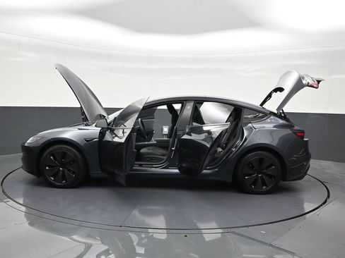 Used 2025 Tesla Model 3 Long Range RWD image 35