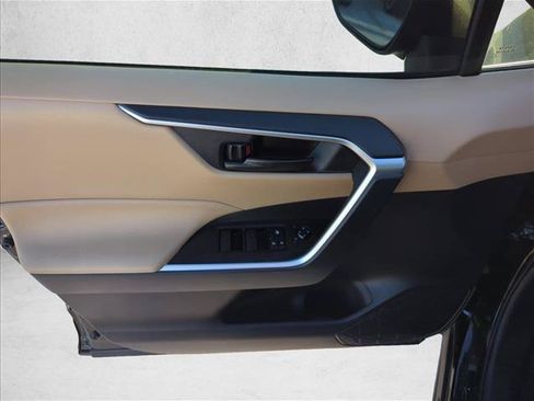Certified 2025 Toyota RAV4 LE FWD image 11