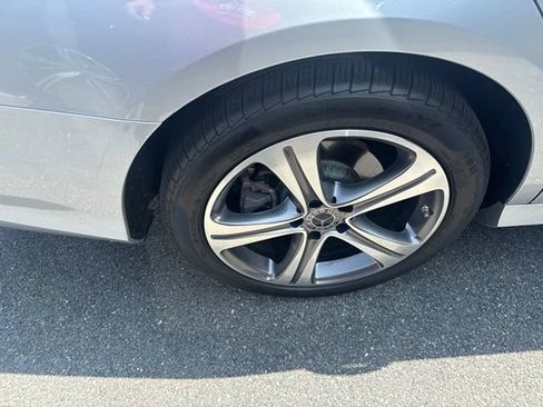 Used 2019 Mercedes-Benz E 300 4MATIC image 19
