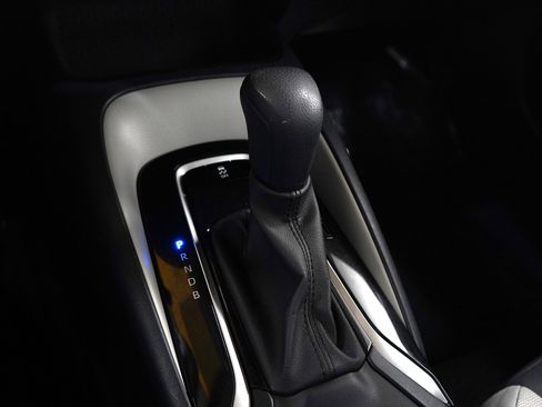 Used 2023 Toyota Corolla LE image 21