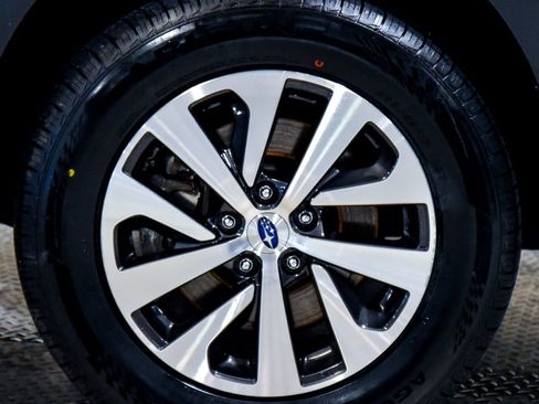 Used 2025 Subaru Outback Premium AWD/4WD image 16