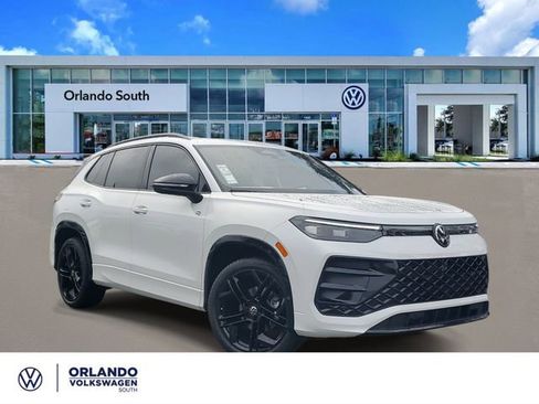 New 2026 Volkswagen Tiguan SE R-Line image 1