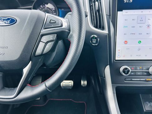 Used 2024 Ford Edge ST-Line image 16