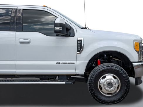 Used 2017 Ford F350 Lariat w/ Lariat Value Package image 7