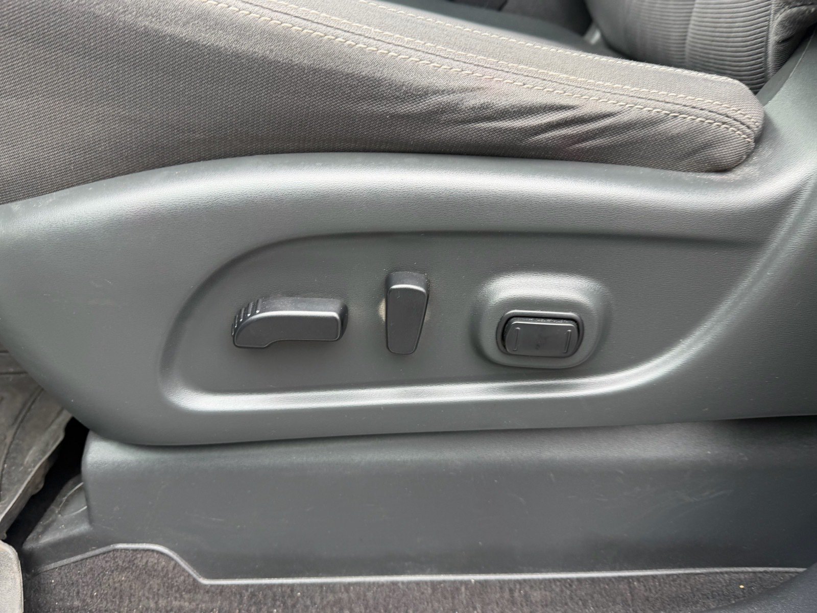 Used 2023 Nissan Titan SV w/ SV Convenience Package AWD/4WD image 20