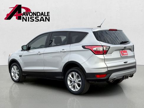 Used 2017 Ford Escape SE AWD/4WD image 3