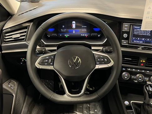 Certified 2024 Volkswagen Jetta SE FWD image 19