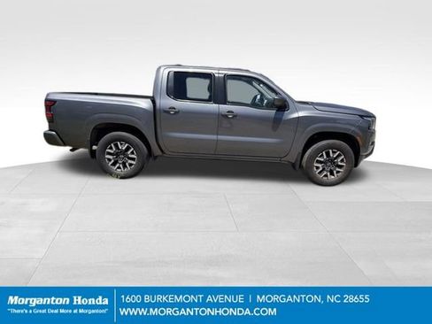 Used 2022 Nissan Frontier SV AWD/4WD image 3