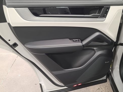 New 2026 Porsche Cayenne Coupe image 26