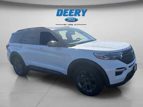 Certified 2024 Ford Explorer XLT w/ Equipment Group 202A AWD/4WD image 9