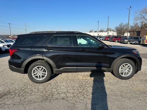 New 2026 Ford Explorer Active image 2