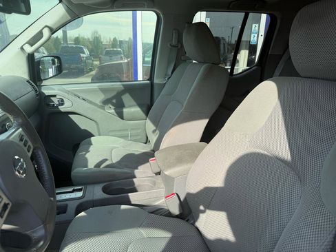 Used 2016 Nissan Frontier SV w/ SV Value Truck Package image 9