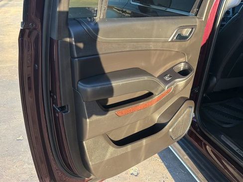 Used 2017 GMC Yukon XL SLT w/ Open Road Package image 16