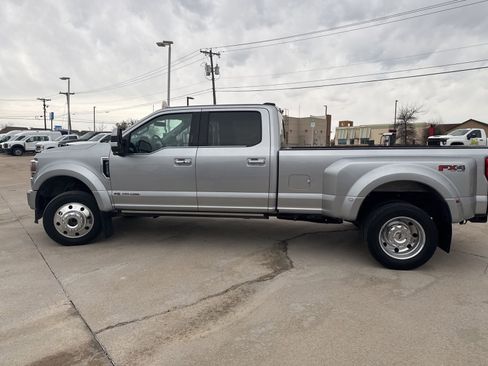 Used 2022 Ford F450 Limited w/ FX4 Off-Road Package image 7