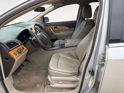 Used 2013 Lincoln MKX FWD image 9