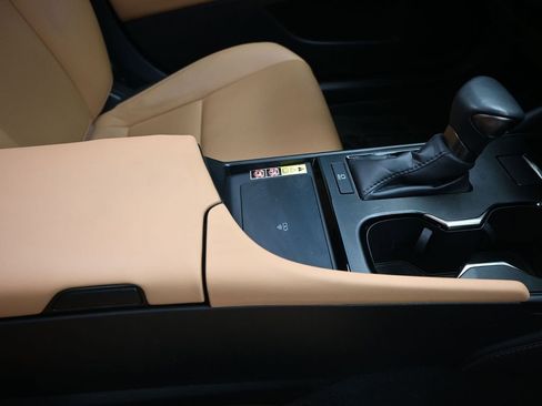 Certified 2024 Lexus ES 250 w/ Premium Package AWD/4WD image 27