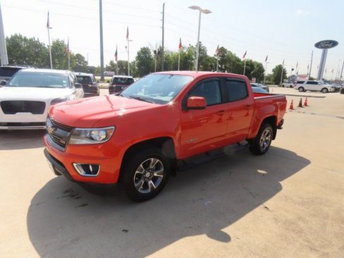 Used 2019 Chevrolet Colorado Z71 RWD image 2
