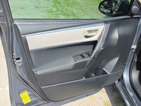 Used 2015 Toyota Corolla LE FWD image 16