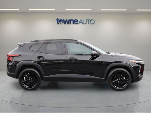 Used 2024 Chevrolet Trax ACTIV w/ Sunroof Package FWD image 6