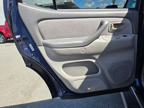 Used 2004 Toyota Sequoia SR5 RWD image 10