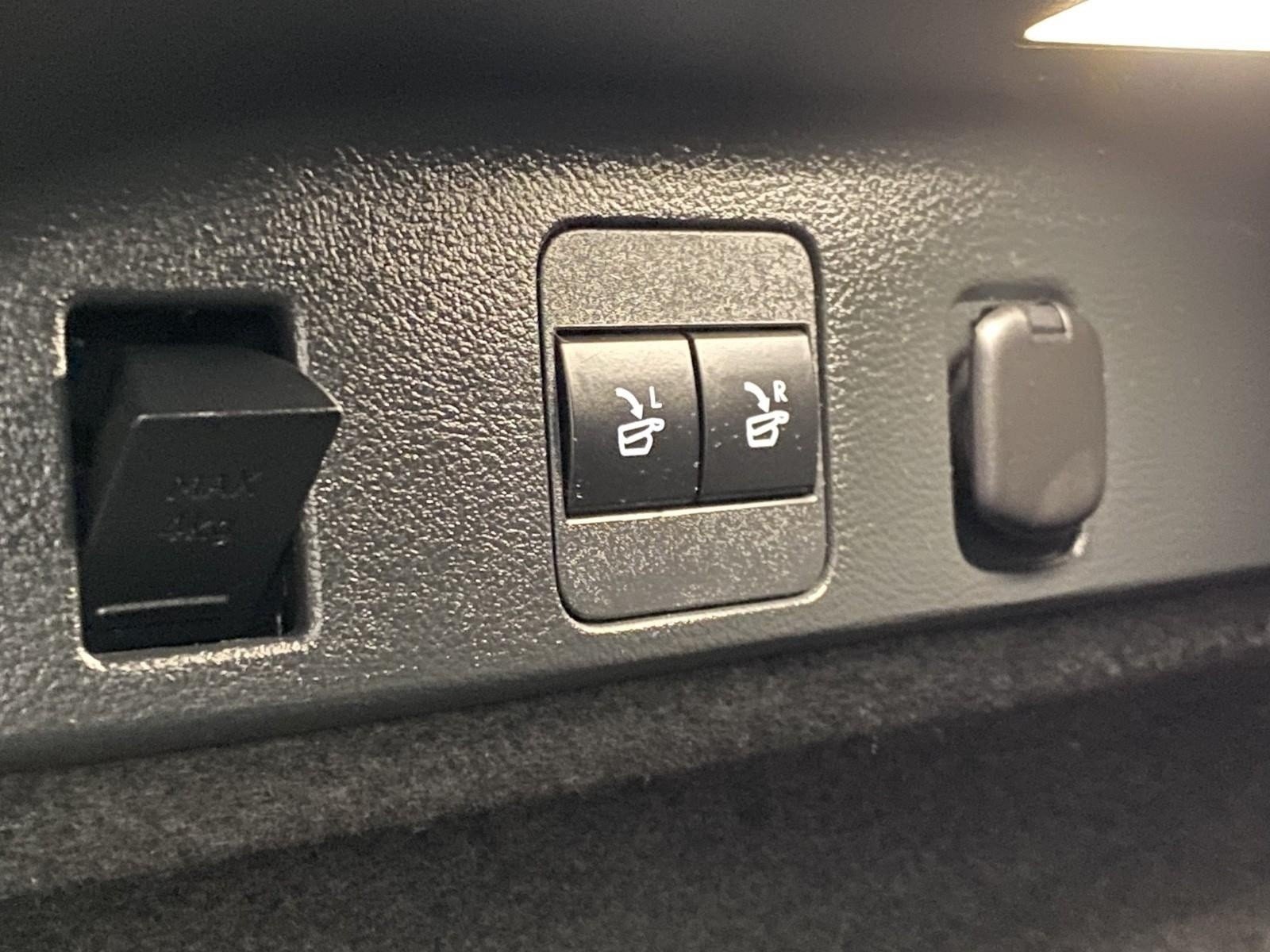 Used 2023 Lexus RX 350 F Sport w/ Accessory Package AWD/4WD image 18